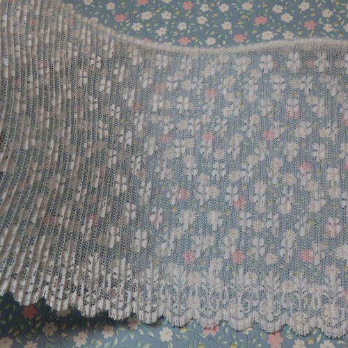 Pleated lace white wide - pleated,