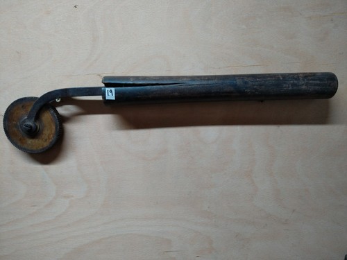 Bookbinding vintage finishing