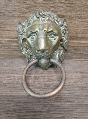 Brass lion head door knocker - brass,