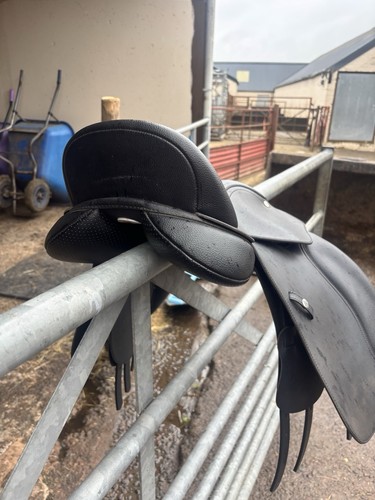 Wintec pony saddle - 14",