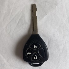 GENUINE TOYOTA 3 BUTTON KEY