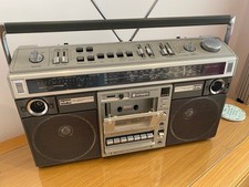 Hitachi TRK-8190 Vintage Radio