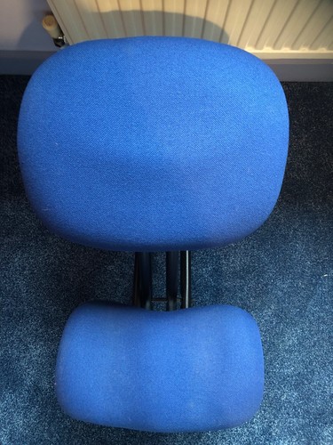 Kneeling task operator - task, stool