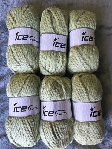 Wool yarn ice - &,