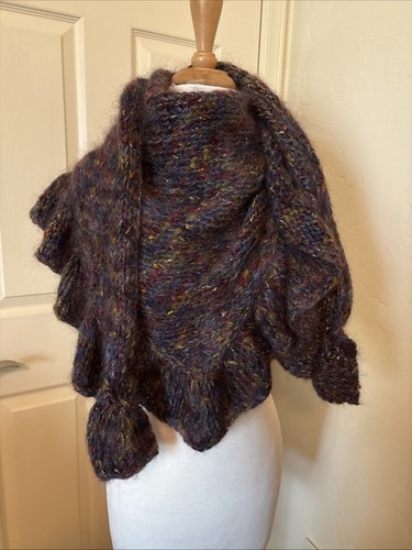 Beautiful handknit ruffle - beautiful,