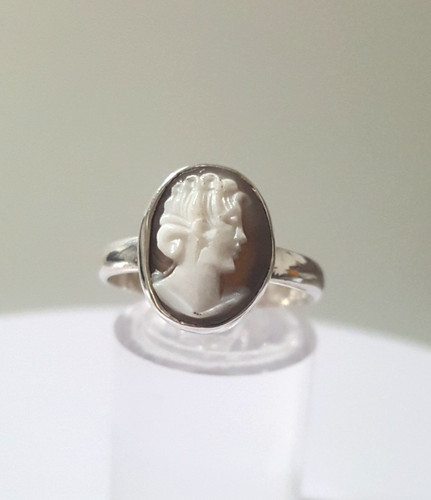 Gorgeous vintage real carved - gorgeous,
