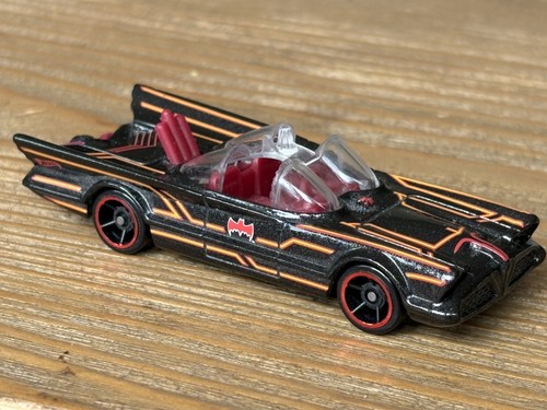 Hot wheels batman classic - hot,
