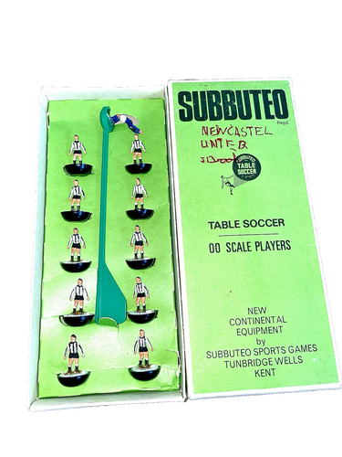 Subbuteo table soccer - table, scale