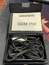 Microphone tie microphone