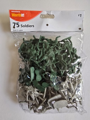 Plastic toy soldiers - plastic, set