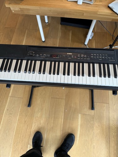 Yamaha electric piano - p-80,