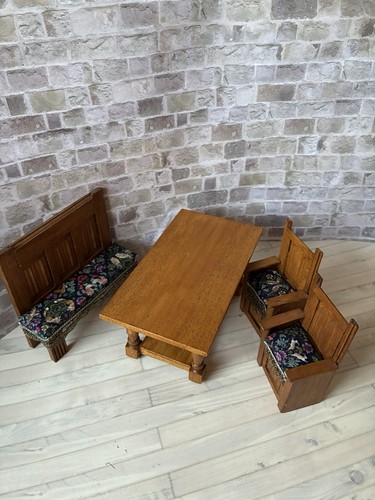 Dolls house scale - house, 1/12