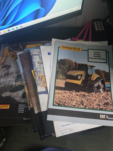 Plus caterpillar bulldozer - 20+,