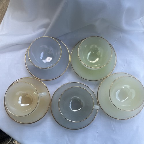 Vintage arcopal tea - tea, cups