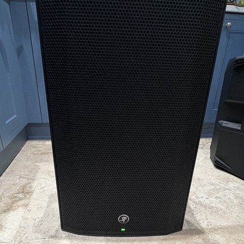 Pair mackie thump15bst - pair, 1300w