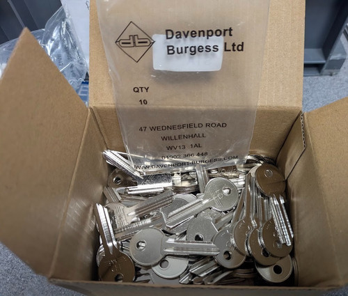 Box 100 yale key - box, blanks