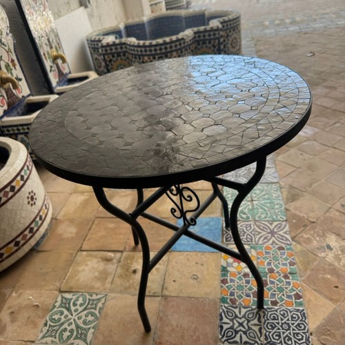 Amazing round mosaic table - round,