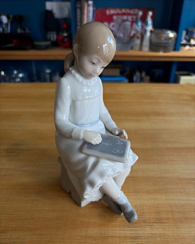 Vintage nao lladro figurine - vintage,
