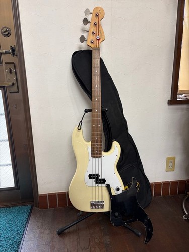 Squier fender precision - squier, by
