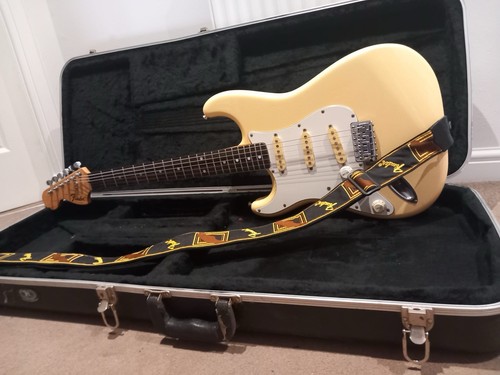 Fender stratocaster - fender,