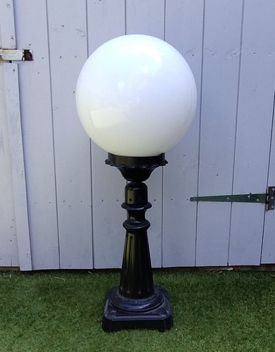 Large outdoor gate post lamp