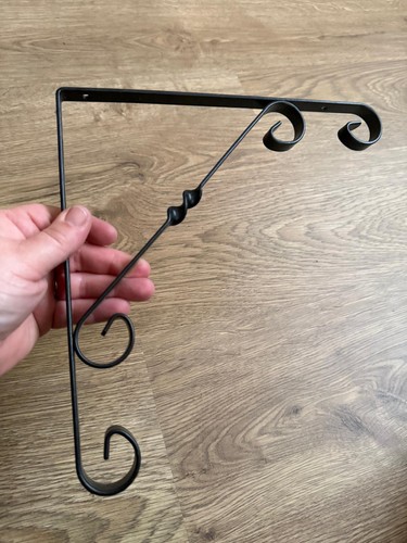 Heavy black decorative scroll - black,