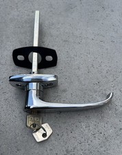 Lever Locking Handle Chrome