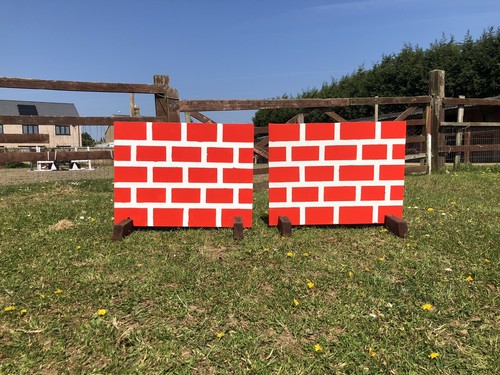 Red wall show jump fillers - wall,