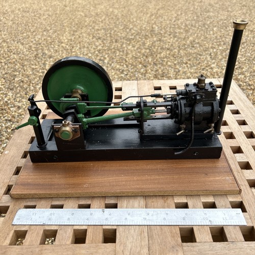 Vintage model horizontal live - horizontal,