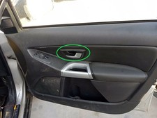 front inner door handle rh