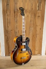 Eastman AR372CE Jazz Guitar,