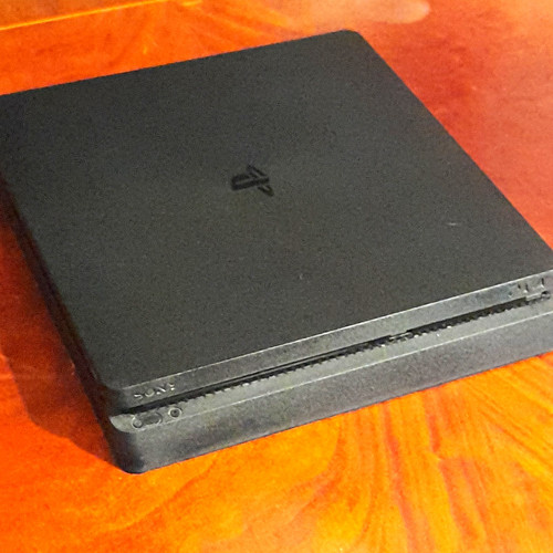 Ps4 with controller and - ps4,