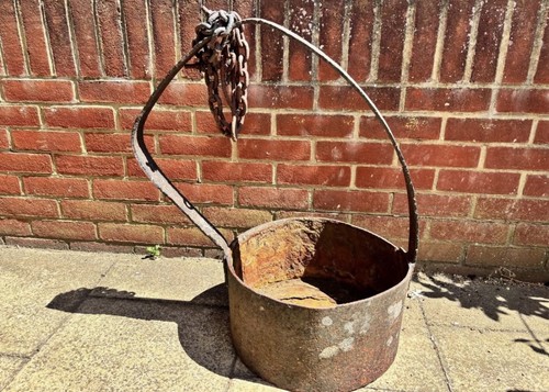 Cast iron cauldron planter - iron,