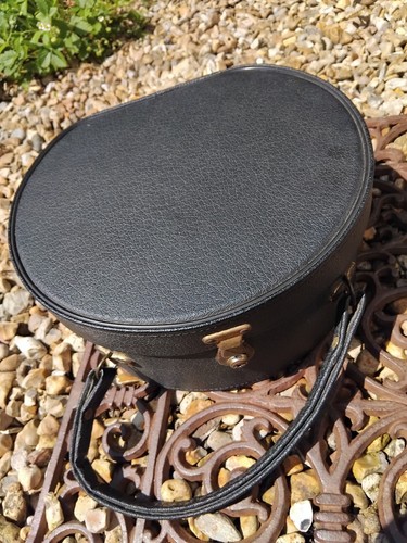 Vintage black hat - box, with