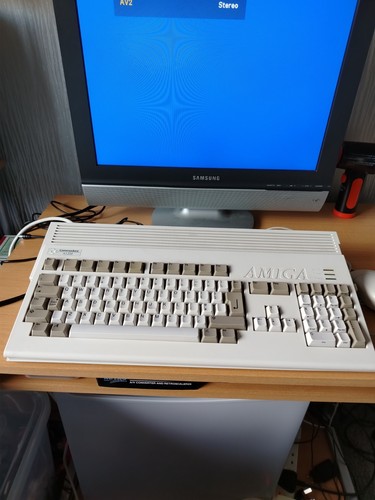 Commodore amiga 1200 - commodore,