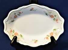 WEDGWOOD Bone China England METALLISED Pattern #WW135 7" Oval Dish
