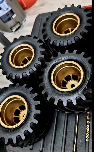 New tamiya clodbuster - new, tires