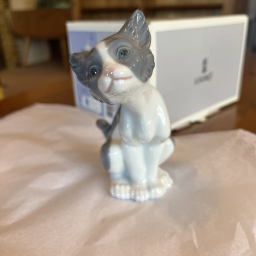 Lladro figurine cat feed - cat,