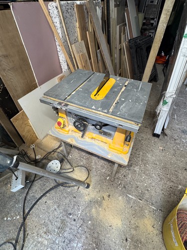 Dewalt table saw 240v - saw,