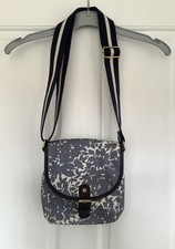 Ladies BODEN Cross Body Bag Blue & White Floral PVC Coated Cotton Wipe Clean VGC