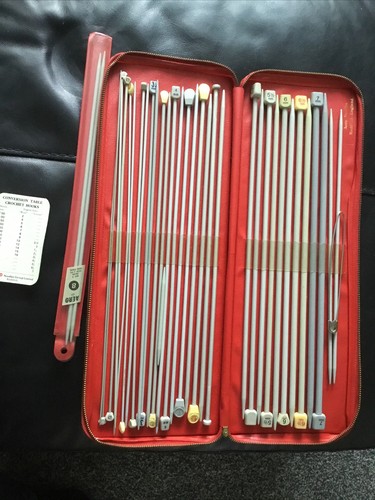 Bundle knitting needles - of,
