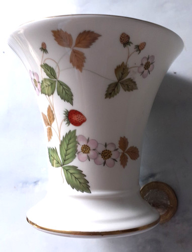 Wedgwood wild strawberry bone - wedgwood,