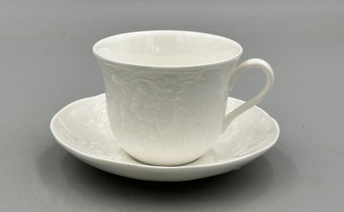 Wedgwood strawberry and vine - vine,