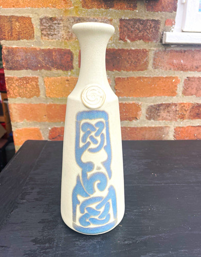 Laugharne pottery handmade - laugharne,
