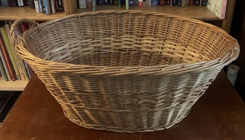 Extra large vintage wicker - extra,
