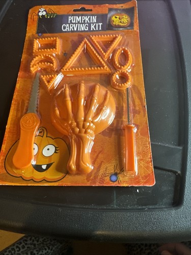 Halloween pumpkin carving kit - carving,