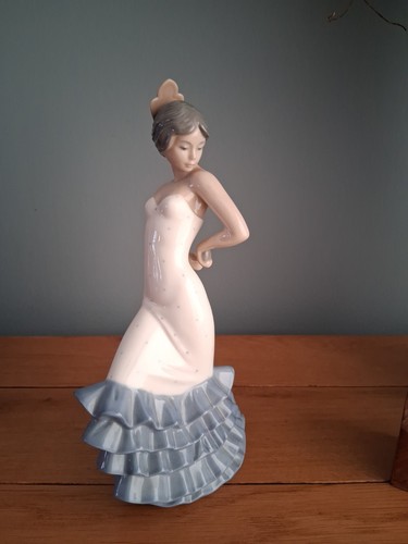 Nao lladro figurine1984 - nao,