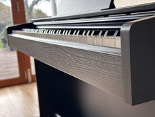 Yamaha Arius YDP 143 Digital