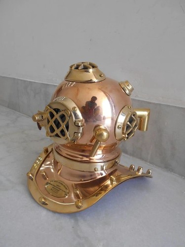 Scuba diving divers - divers, helmet