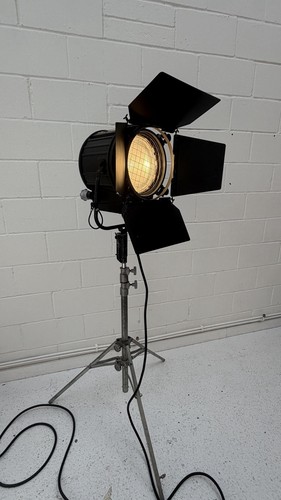 Castor 2kw fresnel - 2kw,